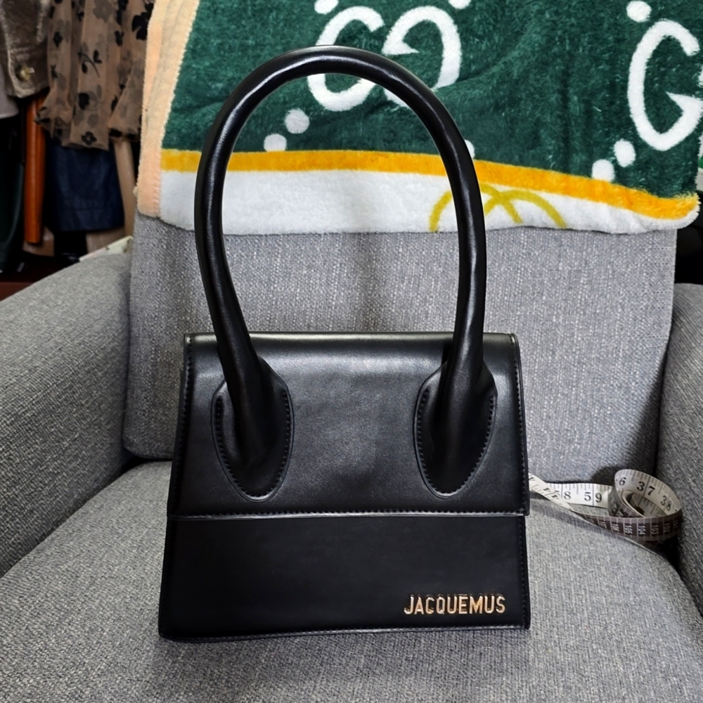Hand bag